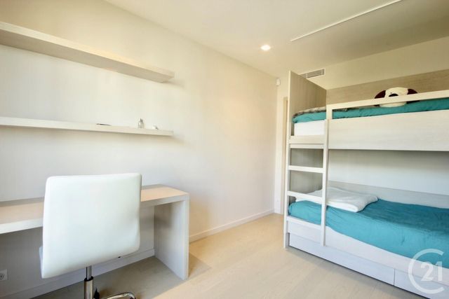Afficher la photo en grand Appartement F3 à vendre - 3 pièces - 86.01 m2 - CANNES - 06 - PROVENCE-ALPES-COTE-D-AZUR - Century 21 Adhère Transactions