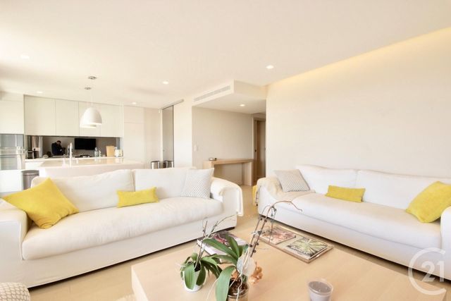 Afficher la photo en grand Appartement F3 à vendre - 3 pièces - 86.01 m2 - CANNES - 06 - PROVENCE-ALPES-COTE-D-AZUR - Century 21 Adhère Transactions
