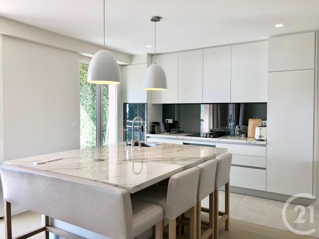 Afficher la photo en grand Appartement F3 à vendre - 3 pièces - 86.01 m2 - CANNES - 06 - PROVENCE-ALPES-COTE-D-AZUR - Century 21 Adhère Transactions