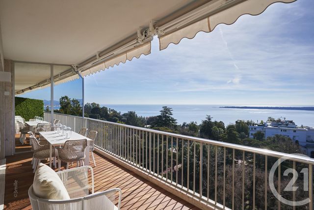 Afficher la photo en grand Appartement F4 à vendre - 4 pièces - 105.0 m2 - CANNES - 06 - PROVENCE-ALPES-COTE-D-AZUR - Century 21 Adhère Transactions