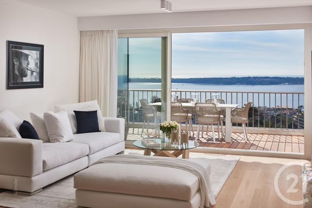 Afficher la photo en grand Appartement F4 à vendre - 4 pièces - 105.0 m2 - CANNES - 06 - PROVENCE-ALPES-COTE-D-AZUR - Century 21 Adhère Transactions