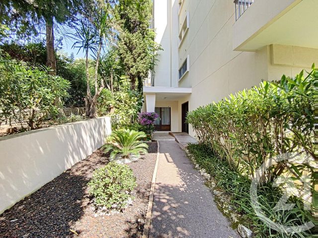 Afficher la photo en grand Appartement F1 à louer - 1 pièce - 28.52 m2 - CANNES - 06 - PROVENCE-ALPES-COTE-D-AZUR - Century 21 Adhère Transactions