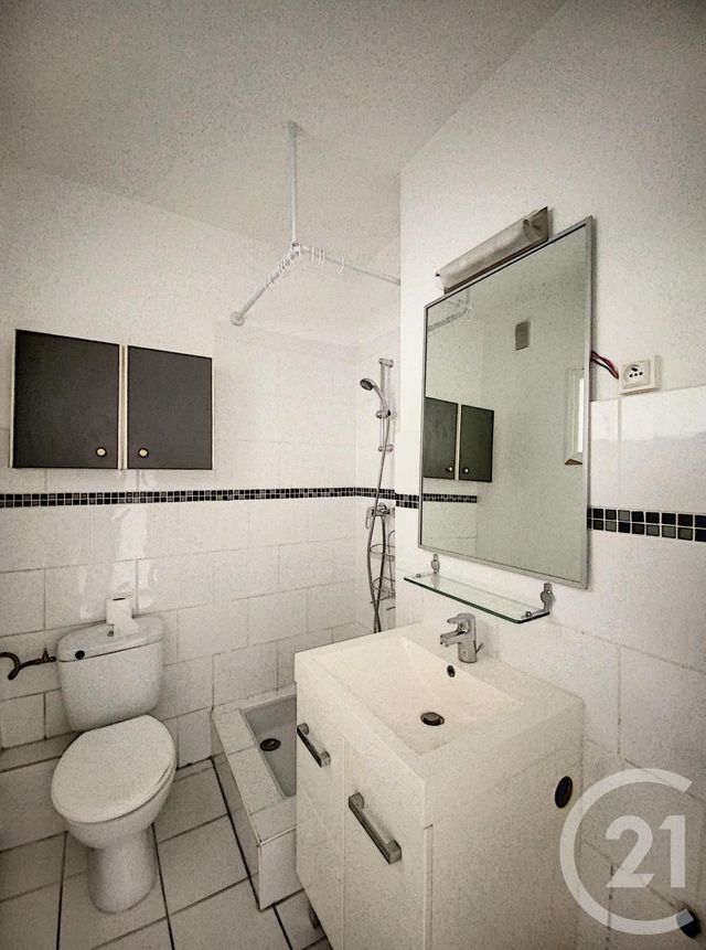 Afficher la photo en grand Appartement F1 à louer - 1 pièce - 28.52 m2 - CANNES - 06 - PROVENCE-ALPES-COTE-D-AZUR - Century 21 Adhère Transactions