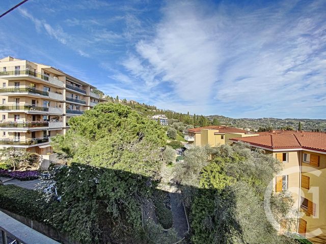 Afficher la photo en grand Appartement F3 à louer - 3 pièces - 54.52 m2 - GRASSE - 06 - PROVENCE-ALPES-COTE-D-AZUR - Century 21 Adhère Transactions