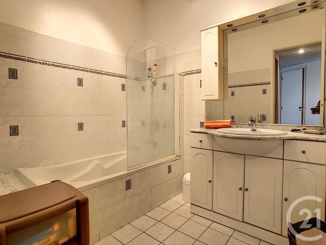 Afficher la photo en grand Appartement F2 à vendre - 3 pièces - 72.0 m2 - CANNES - 06 - PROVENCE-ALPES-COTE-D-AZUR - Century 21 Adhère Transactions