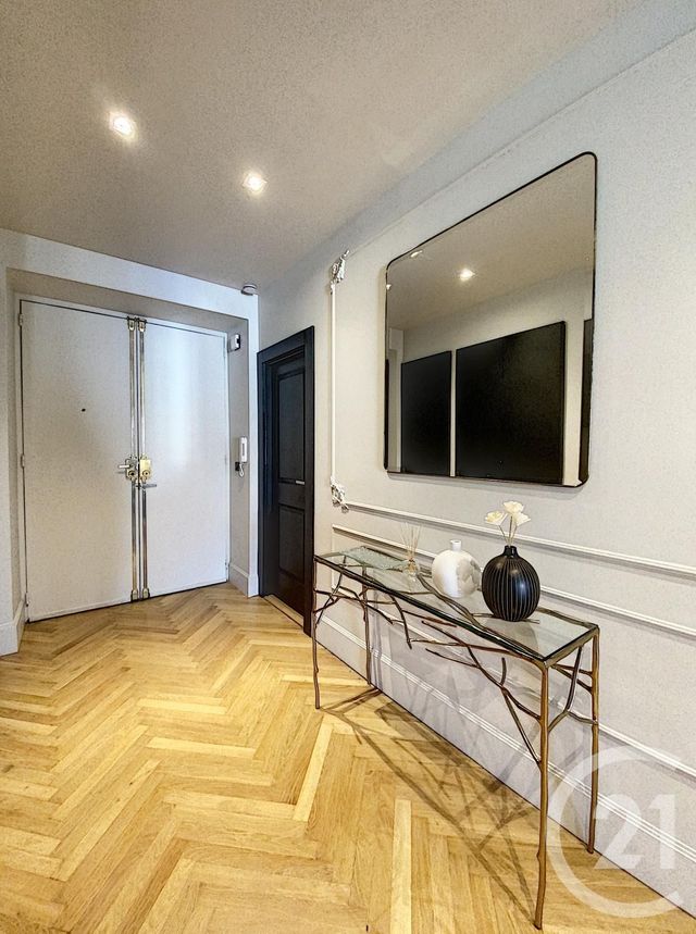 Afficher la photo en grand Appartement F7 à vendre - 7 pièces - 195.0 m2 - CANNES - 06 - PROVENCE-ALPES-COTE-D-AZUR - Century 21 Adhère Transactions