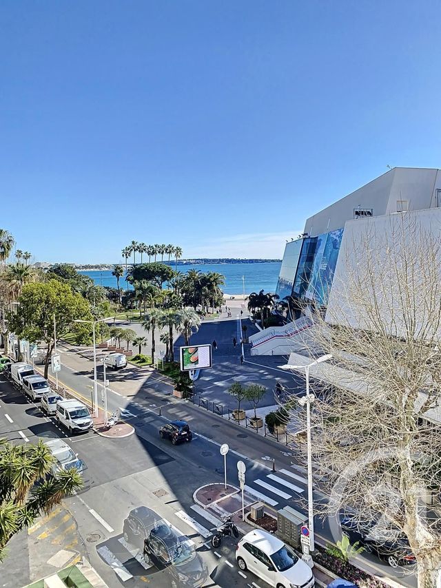 Afficher la photo en grand Appartement F7 à vendre - 7 pièces - 195.0 m2 - CANNES - 06 - PROVENCE-ALPES-COTE-D-AZUR - Century 21 Adhère Transactions