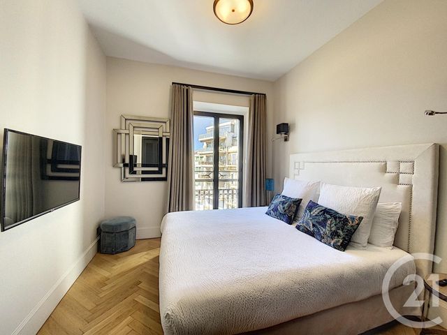 Afficher la photo en grand Appartement F7 à vendre - 7 pièces - 195.0 m2 - CANNES - 06 - PROVENCE-ALPES-COTE-D-AZUR - Century 21 Adhère Transactions