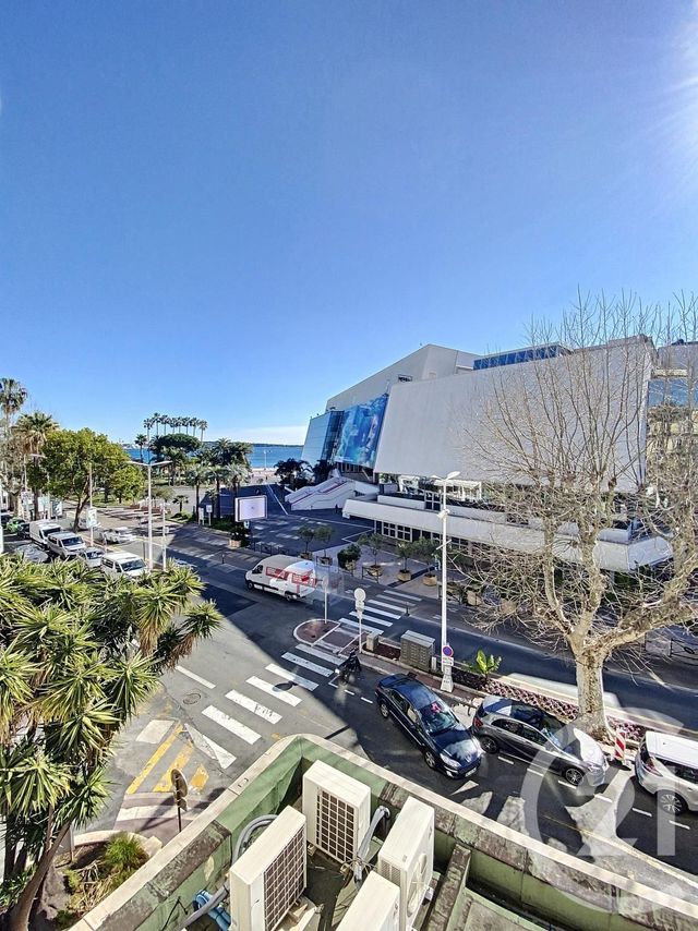 Afficher la photo en grand Appartement F4 à vendre - 5 pièces - 141.0 m2 - CANNES - 06 - PROVENCE-ALPES-COTE-D-AZUR - Century 21 Adhère Transactions