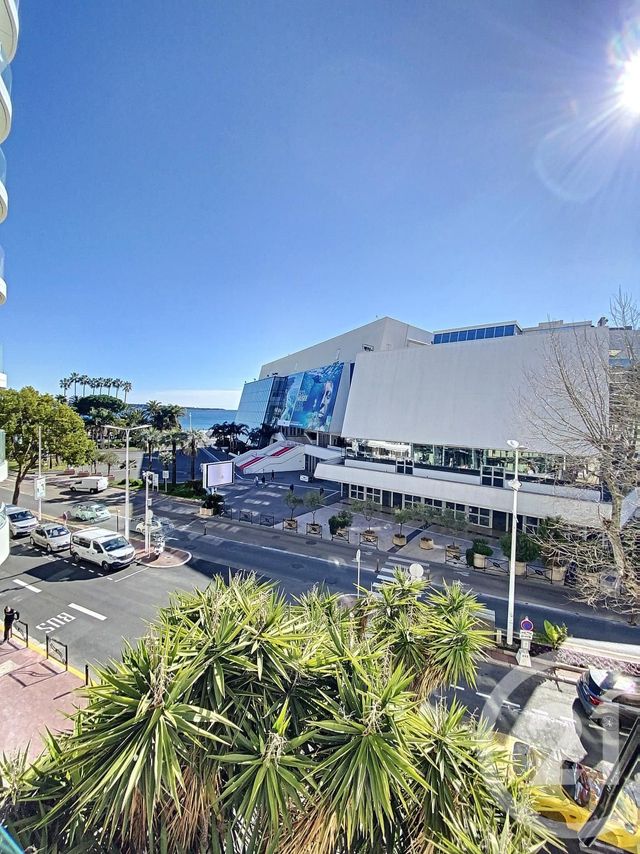 Afficher la photo en grand Appartement F4 à vendre - 5 pièces - 141.0 m2 - CANNES - 06 - PROVENCE-ALPES-COTE-D-AZUR - Century 21 Adhère Transactions
