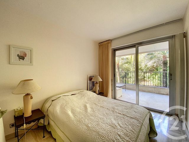 Afficher la photo en grand Appartement F2 à vendre - 2 pièces - 50.0 m2 - CANNES - 06 - PROVENCE-ALPES-COTE-D-AZUR - Century 21 Adhère Transactions