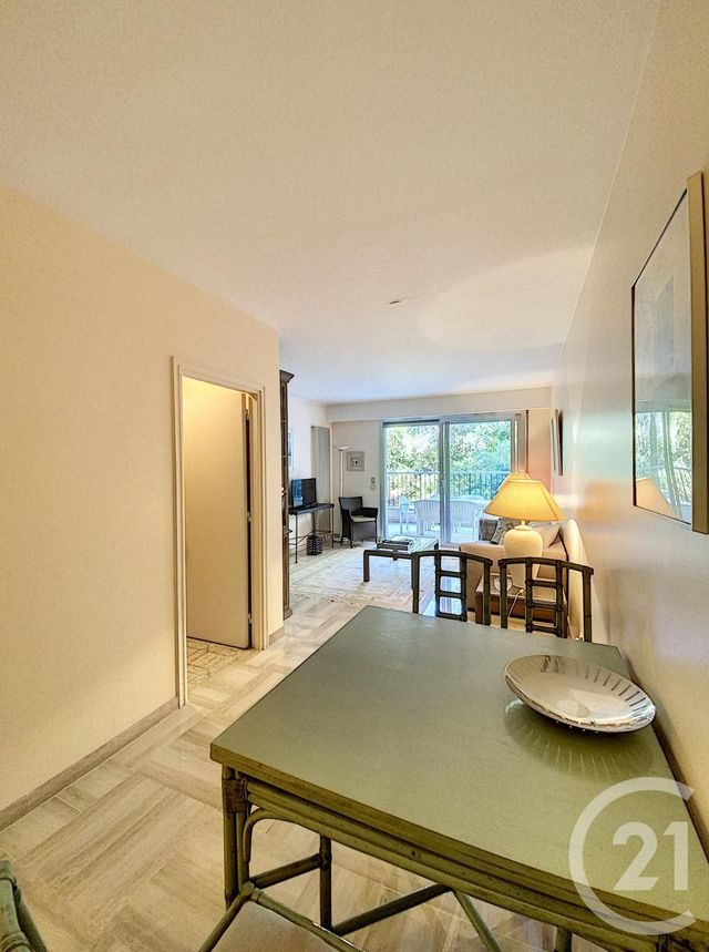 Afficher la photo en grand Appartement F2 à vendre - 2 pièces - 50.0 m2 - CANNES - 06 - PROVENCE-ALPES-COTE-D-AZUR - Century 21 Adhère Transactions