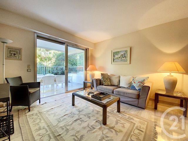 Afficher la photo en grand Appartement F2 à vendre - 2 pièces - 50.0 m2 - CANNES - 06 - PROVENCE-ALPES-COTE-D-AZUR - Century 21 Adhère Transactions