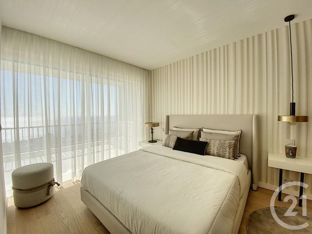 Afficher la photo en grand Appartement F4 à vendre - 4 pièces - 92.0 m2 - CANNES - 06 - PROVENCE-ALPES-COTE-D-AZUR - Century 21 Adhère Transactions