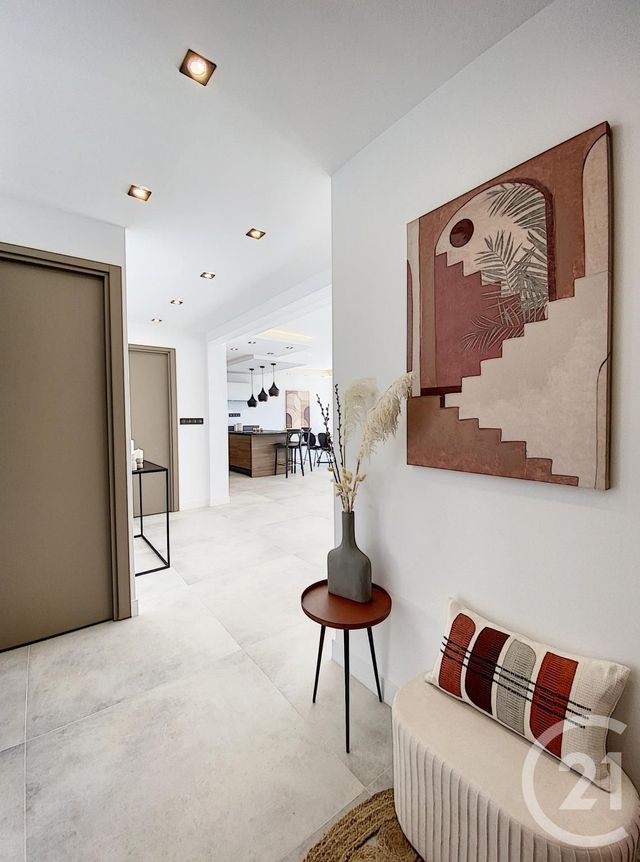 appartement à vendre - 4 pièces - 100.0 m2 - CANNES - 06 - PROVENCE-ALPES-COTE-D-AZUR - Century 21 Adhère Transactions appartement à vendre - 4 pièces - 100.0 m2 - CANNES - 06 - PROVENCE-ALPES-COTE-D-AZUR - Century 21 Adhère Transactions