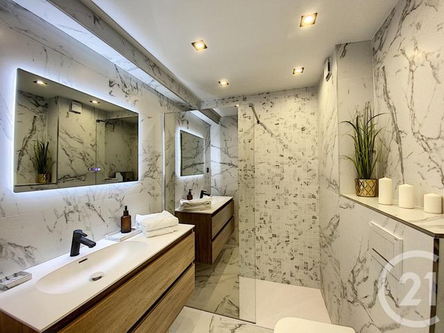 appartement à vendre - 4 pièces - 100.0 m2 - CANNES - 06 - PROVENCE-ALPES-COTE-D-AZUR - Century 21 Adhère Transactions appartement à vendre - 4 pièces - 100.0 m2 - CANNES - 06 - PROVENCE-ALPES-COTE-D-AZUR - Century 21 Adhère Transactions