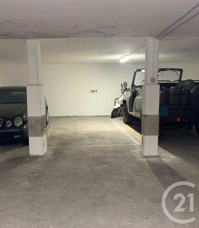 Afficher la photo en grand parking à vendre - 13.0 m2 - CANNES - 06 - PROVENCE-ALPES-COTE-D-AZUR - Century 21 Adhère Transactions