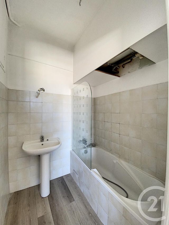 Afficher la photo en grand Appartement F2 à louer - 2 pièces - 50.8 m2 - CANNES - 06 - PROVENCE-ALPES-COTE-D-AZUR - Century 21 Adhère Transactions
