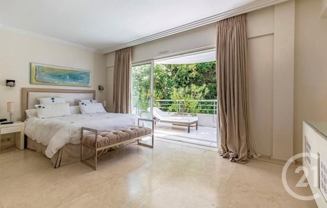 Appartement F5 à vendre - 5 pièces - 198.48 m2 - CANNES - 06 - PROVENCE-ALPES-COTE-D-AZUR - Century 21 Adhère Transactions Appartement F5 à vendre - 5 pièces - 198.48 m2 - CANNES - 06 - PROVENCE-ALPES-COTE-D-AZUR - Century 21 Adhère Transactions
