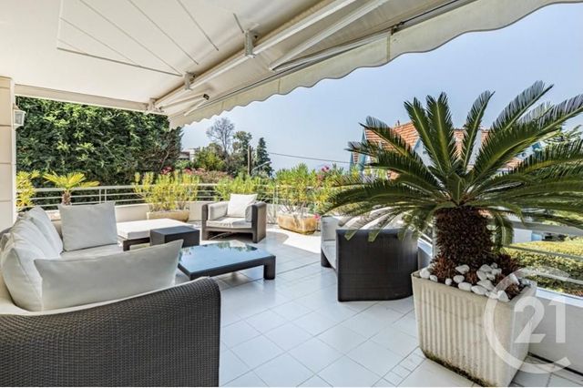 Appartement F5 à vendre - 5 pièces - 198.48 m2 - CANNES - 06 - PROVENCE-ALPES-COTE-D-AZUR - Century 21 Adhère Transactions Appartement F5 à vendre - 5 pièces - 198.48 m2 - CANNES - 06 - PROVENCE-ALPES-COTE-D-AZUR - Century 21 Adhère Transactions