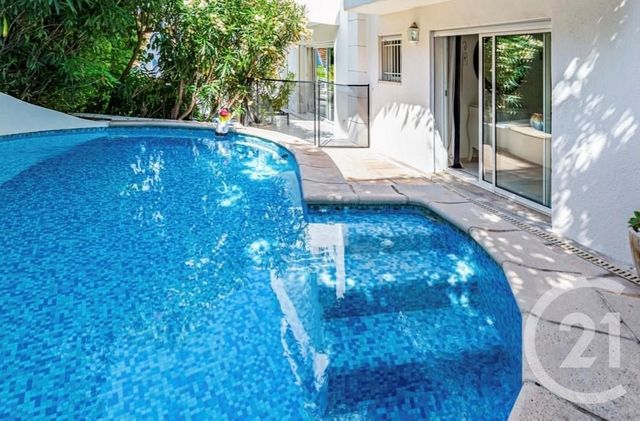 Appartement F5 à vendre - 5 pièces - 198.48 m2 - CANNES - 06 - PROVENCE-ALPES-COTE-D-AZUR - Century 21 Adhère Transactions Appartement F5 à vendre - 5 pièces - 198.48 m2 - CANNES - 06 - PROVENCE-ALPES-COTE-D-AZUR - Century 21 Adhère Transactions