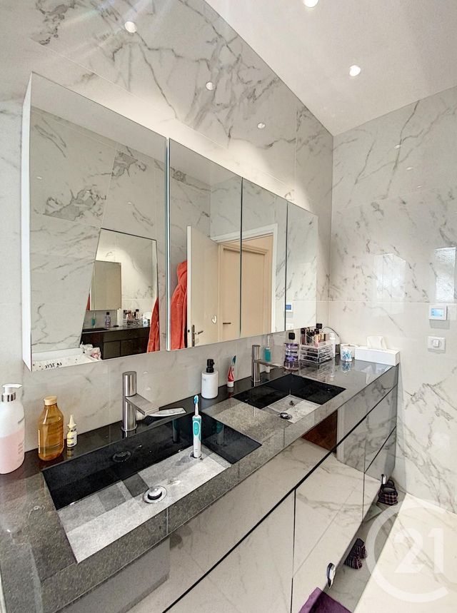 Appartement F3 à vendre - 3 pièces - 93.36 m2 - CANNES - 06 - PROVENCE-ALPES-COTE-D-AZUR - Century 21 Adhère Transactions Appartement F3 à vendre - 3 pièces - 93.36 m2 - CANNES - 06 - PROVENCE-ALPES-COTE-D-AZUR - Century 21 Adhère Transactions