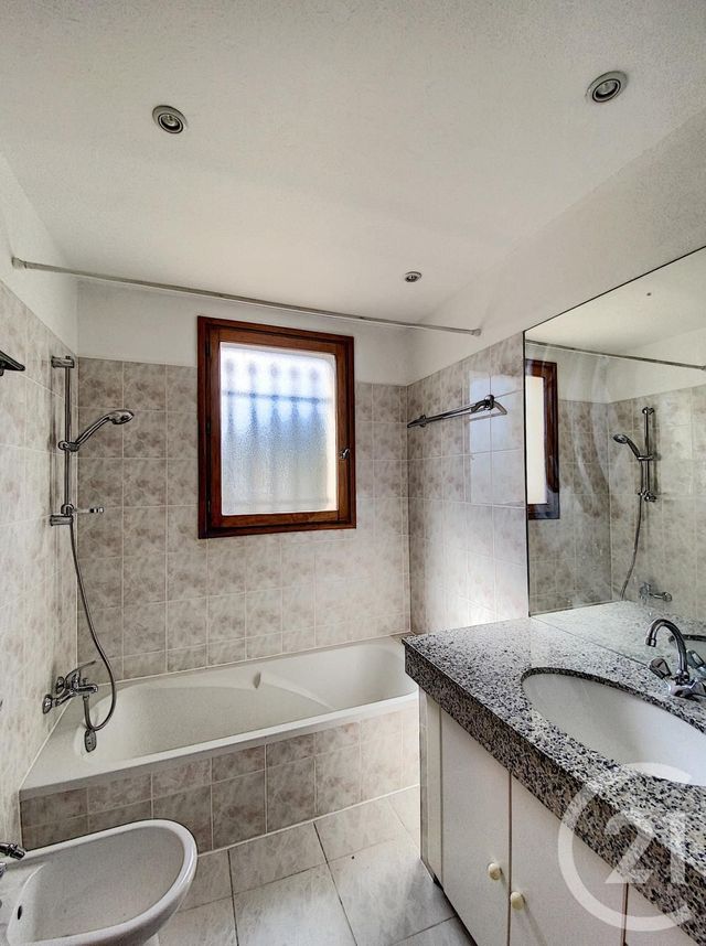 maison à louer - 5 pièces - 105.31 m2 - GRASSE - 06 - PROVENCE-ALPES-COTE-D-AZUR - Century 21 Adhère Transactions maison à louer - 5 pièces - 105.31 m2 - GRASSE - 06 - PROVENCE-ALPES-COTE-D-AZUR - Century 21 Adhère Transactions