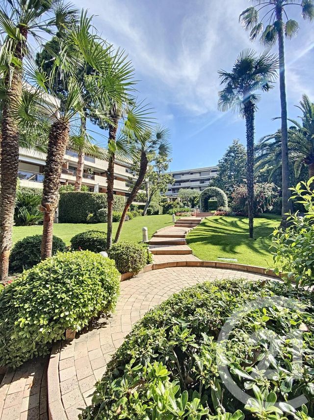 Appartement F3 à vendre - 3 pièces - 111.0 m2 - CANNES - 06 - PROVENCE-ALPES-COTE-D-AZUR - Century 21 Adhère Transactions Appartement F3 à vendre - 3 pièces - 111.0 m2 - CANNES - 06 - PROVENCE-ALPES-COTE-D-AZUR - Century 21 Adhère Transactions