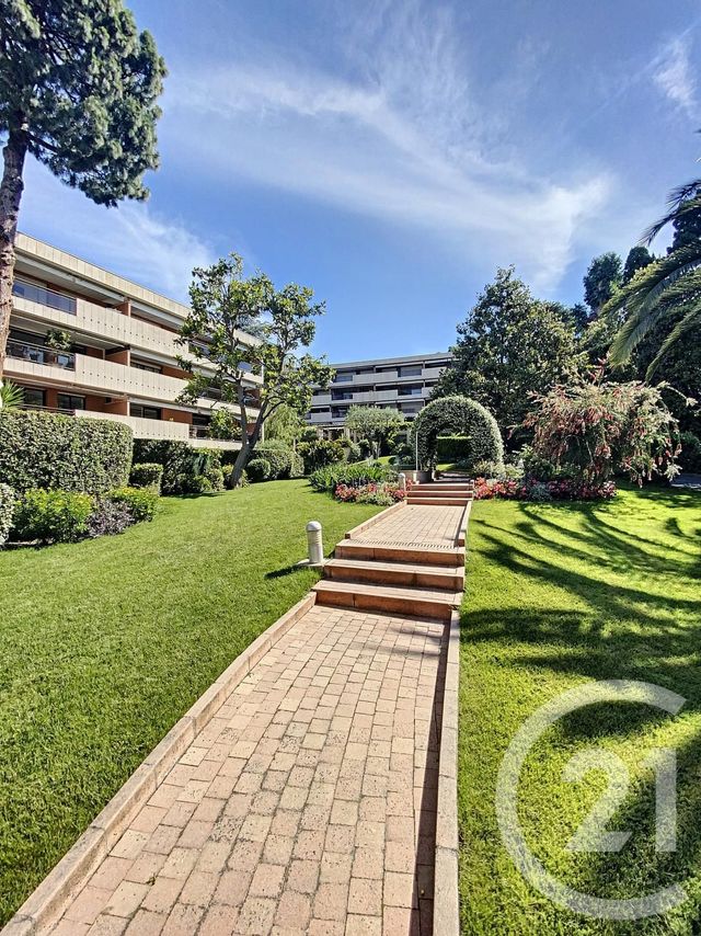Appartement F3 à vendre - 3 pièces - 93.0 m2 - CANNES - 06 - PROVENCE-ALPES-COTE-D-AZUR - Century 21 Adhère Transactions Appartement F3 à vendre - 3 pièces - 93.0 m2 - CANNES - 06 - PROVENCE-ALPES-COTE-D-AZUR - Century 21 Adhère Transactions