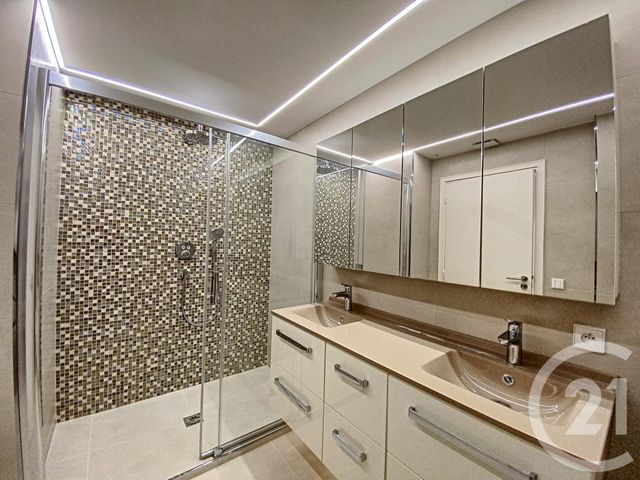 Appartement F3 à vendre - 3 pièces - 93.0 m2 - CANNES - 06 - PROVENCE-ALPES-COTE-D-AZUR - Century 21 Adhère Transactions Appartement F3 à vendre - 3 pièces - 93.0 m2 - CANNES - 06 - PROVENCE-ALPES-COTE-D-AZUR - Century 21 Adhère Transactions