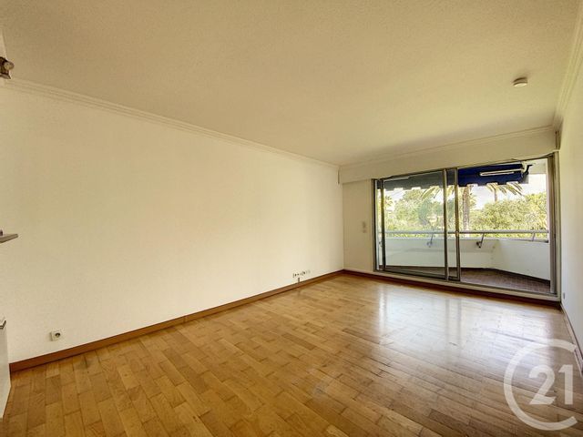 Afficher la photo en grand Appartement F2 à vendre - 2 pièces - 49.9 m2 - CANNES - 06 - PROVENCE-ALPES-COTE-D-AZUR - Century 21 Adhère Transactions