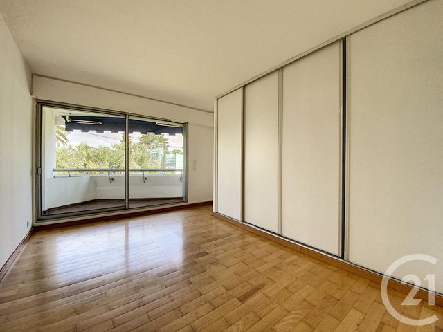 Afficher la photo en grand Appartement F2 à vendre - 2 pièces - 49.9 m2 - CANNES - 06 - PROVENCE-ALPES-COTE-D-AZUR - Century 21 Adhère Transactions