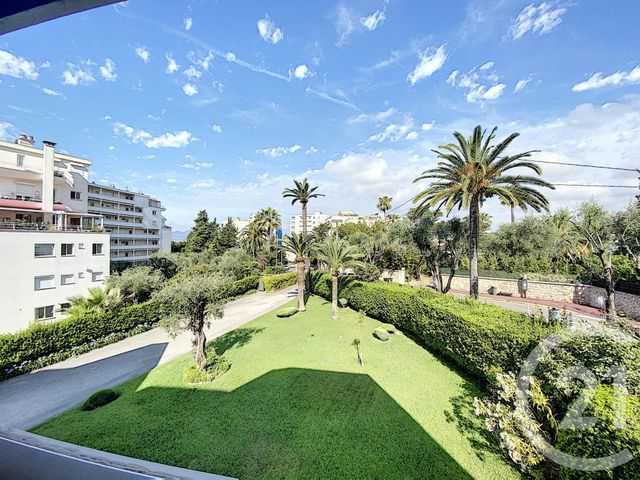 Afficher la photo en grand Appartement F2 à vendre - 2 pièces - 49.9 m2 - CANNES - 06 - PROVENCE-ALPES-COTE-D-AZUR - Century 21 Adhère Transactions
