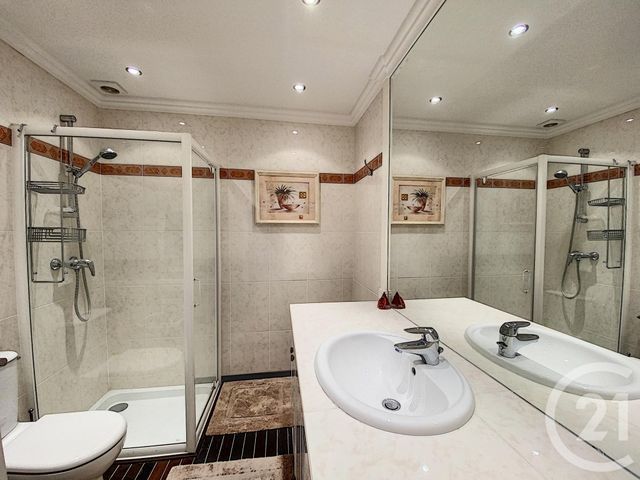 Appartement F3 à vendre - 3 pièces - 100.0 m2 - CANNES - 06 - PROVENCE-ALPES-COTE-D-AZUR - Century 21 Adhère Transactions Appartement F3 à vendre - 3 pièces - 100.0 m2 - CANNES - 06 - PROVENCE-ALPES-COTE-D-AZUR - Century 21 Adhère Transactions