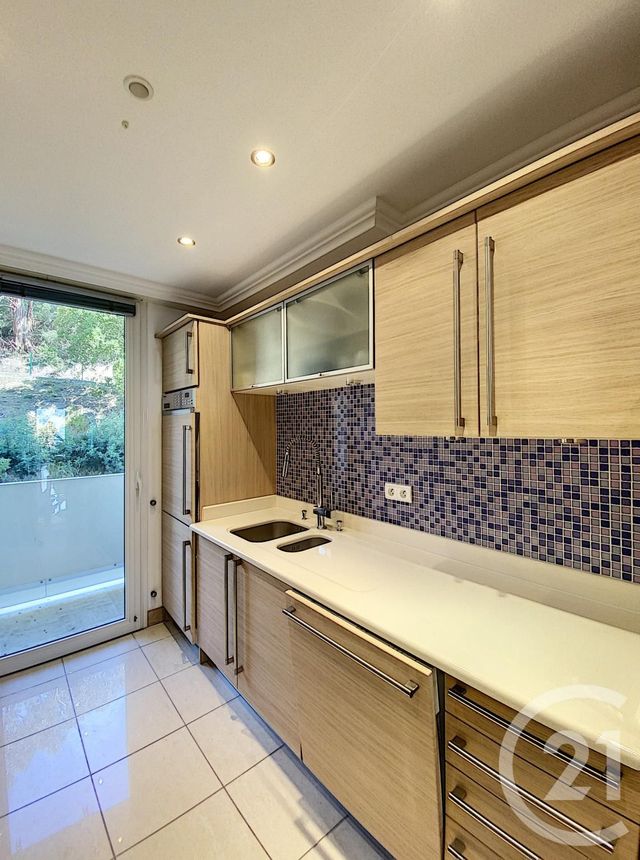 Appartement F3 à vendre - 3 pièces - 100.0 m2 - CANNES - 06 - PROVENCE-ALPES-COTE-D-AZUR - Century 21 Adhère Transactions Appartement F3 à vendre - 3 pièces - 100.0 m2 - CANNES - 06 - PROVENCE-ALPES-COTE-D-AZUR - Century 21 Adhère Transactions