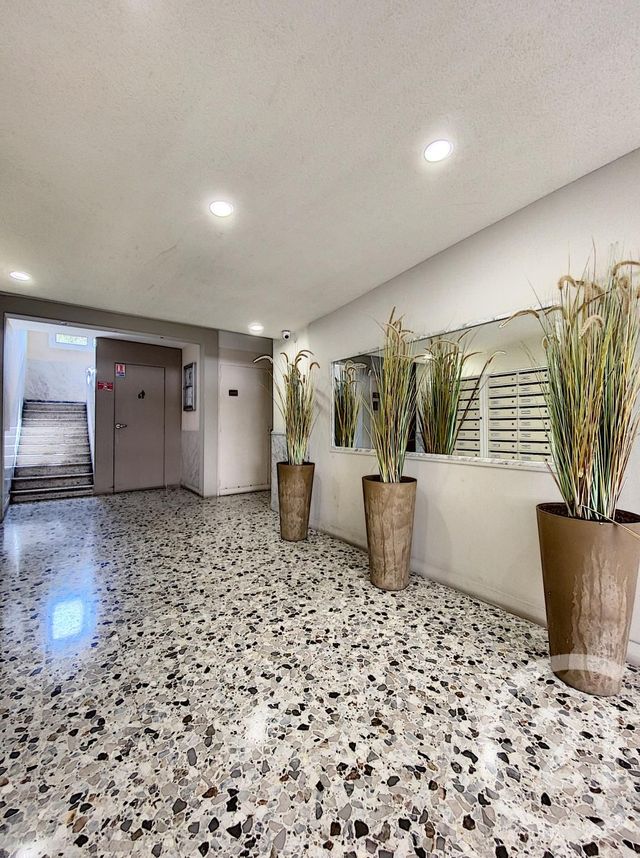 Appartement F2 à vendre - 2 pièces - 28.0 m2 - CANNES - 06 - PROVENCE-ALPES-COTE-D-AZUR - Century 21 Adhère Transactions Appartement F2 à vendre - 2 pièces - 28.0 m2 - CANNES - 06 - PROVENCE-ALPES-COTE-D-AZUR - Century 21 Adhère Transactions