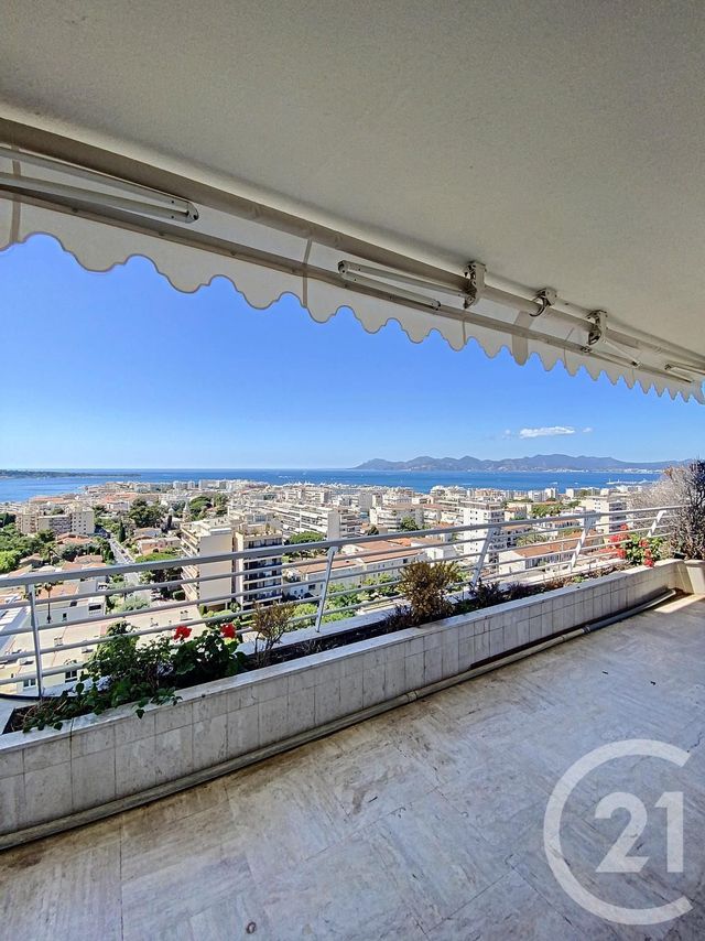 Afficher la photo en grand Appartement F4 à vendre - 4 pièces - 132.0 m2 - CANNES - 06 - PROVENCE-ALPES-COTE-D-AZUR - Century 21 Adhère Transactions