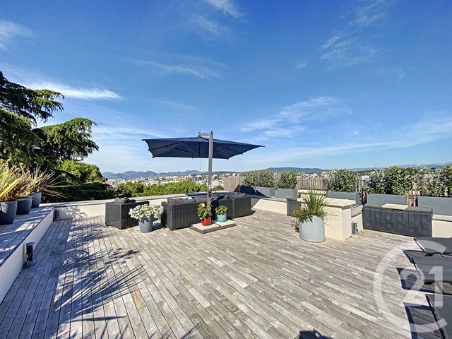 Afficher la photo en grand Appartement F4 à vendre - 4 pièces - 102.0 m2 - CANNES - 06 - PROVENCE-ALPES-COTE-D-AZUR - Century 21 Adhère Transactions