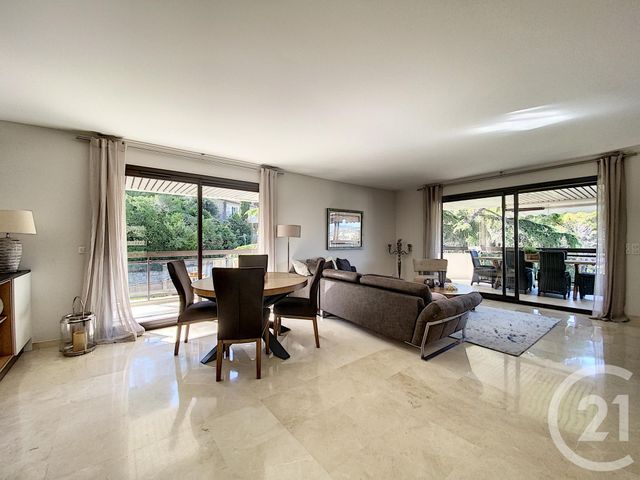Afficher la photo en grand Appartement F4 à vendre - 4 pièces - 102.0 m2 - CANNES - 06 - PROVENCE-ALPES-COTE-D-AZUR - Century 21 Adhère Transactions