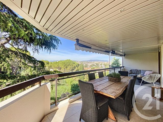 Afficher la photo en grand Appartement F4 à vendre - 4 pièces - 102.0 m2 - CANNES - 06 - PROVENCE-ALPES-COTE-D-AZUR - Century 21 Adhère Transactions