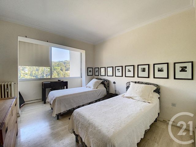 Afficher la photo en grand Appartement F4 à vendre - 4 pièces - 115.0 m2 - CANNES - 06 - PROVENCE-ALPES-COTE-D-AZUR - Century 21 Adhère Transactions