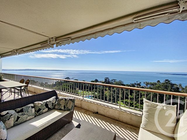 Afficher la photo en grand Appartement F4 à vendre - 4 pièces - 115.0 m2 - CANNES - 06 - PROVENCE-ALPES-COTE-D-AZUR - Century 21 Adhère Transactions