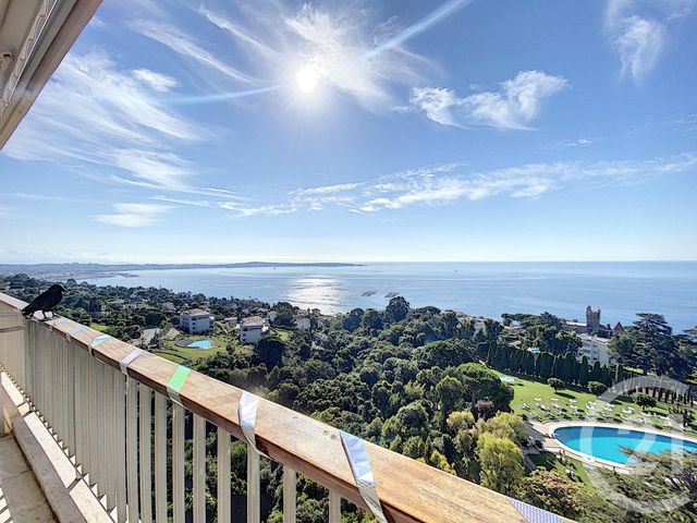 Afficher la photo en grand Appartement F3 à vendre - 3 pièces - 70.0 m2 - CANNES - 06 - PROVENCE-ALPES-COTE-D-AZUR - Century 21 Adhère Transactions