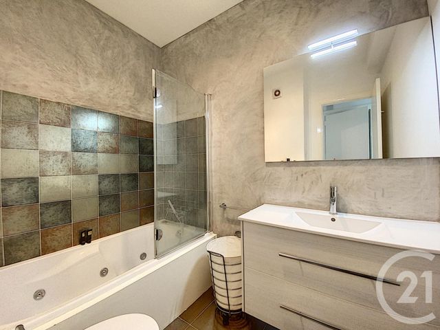 Afficher la photo en grand Appartement F3 à vendre - 3 pièces - 70.0 m2 - CANNES - 06 - PROVENCE-ALPES-COTE-D-AZUR - Century 21 Adhère Transactions