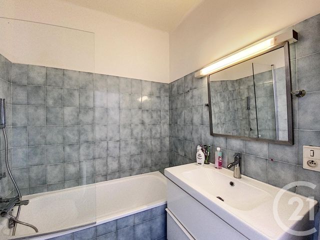 Afficher la photo en grand Appartement F1 à louer - 1 pièce - 29.0 m2 - CANNES - 06 - PROVENCE-ALPES-COTE-D-AZUR - Century 21 Adhère Transactions