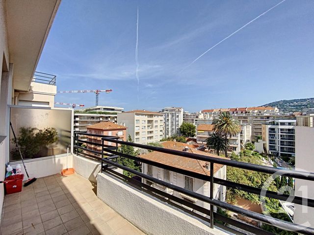 Afficher la photo en grand Appartement F1 à louer - 1 pièce - 29.0 m2 - CANNES - 06 - PROVENCE-ALPES-COTE-D-AZUR - Century 21 Adhère Transactions