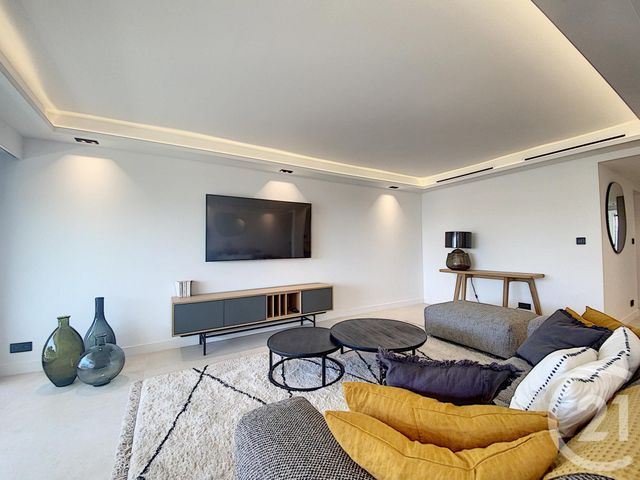 Afficher la photo en grand Appartement F4 à vendre - 4 pièces - 125.0 m2 - CANNES - 06 - PROVENCE-ALPES-COTE-D-AZUR - Century 21 Adhère Transactions