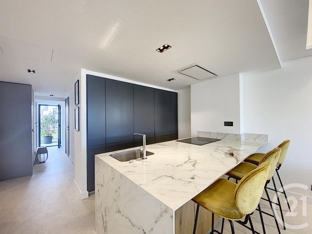 Afficher la photo en grand Appartement F4 à vendre - 4 pièces - 125.0 m2 - CANNES - 06 - PROVENCE-ALPES-COTE-D-AZUR - Century 21 Adhère Transactions
