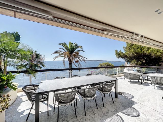 Appartement F4 à vendre - 4 pièces - 90.0 m2 - CANNES - 06 - PROVENCE-ALPES-COTE-D-AZUR - Century 21 Adhère Transactions