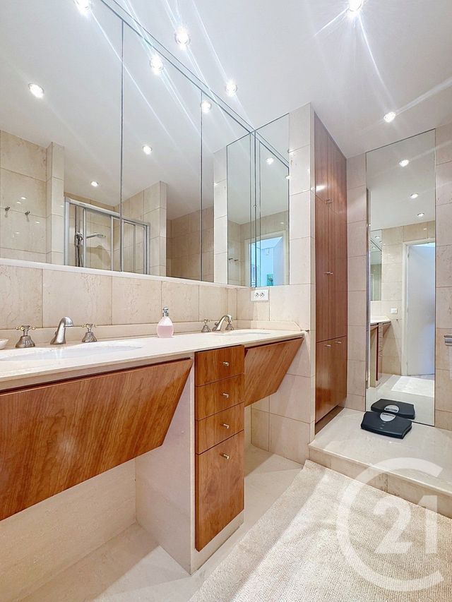 Appartement F2 à vendre - 2 pièces - 67.0 m2 - CANNES - 06 - PROVENCE-ALPES-COTE-D-AZUR - Century 21 Adhère Transactions